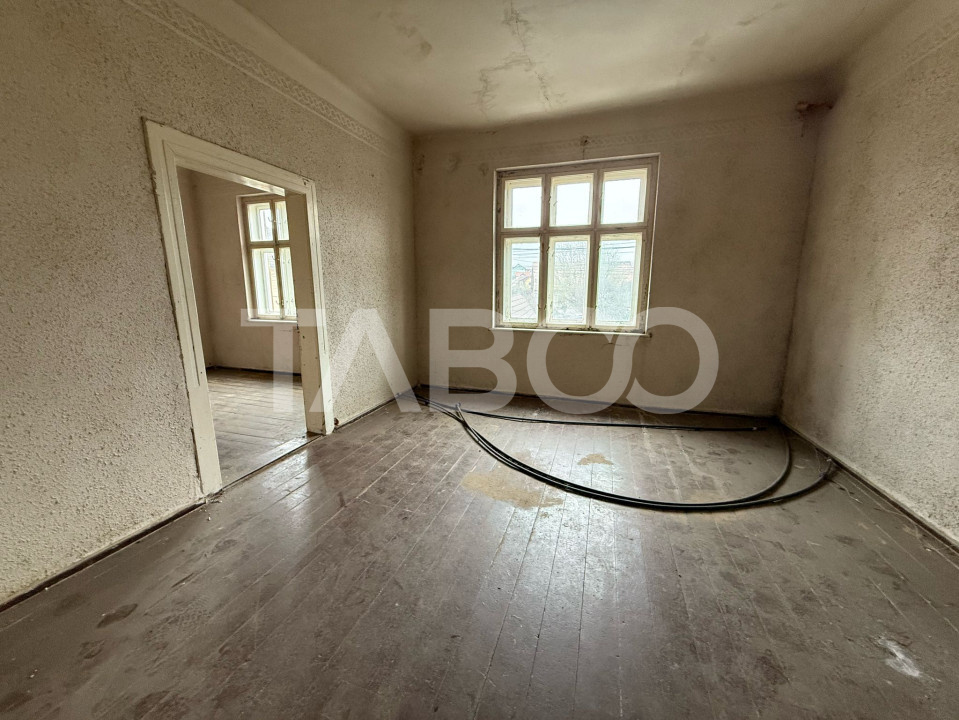 3 apartamente la casa 132 mpu de vanzare si curte 966 mp zona Turnisor