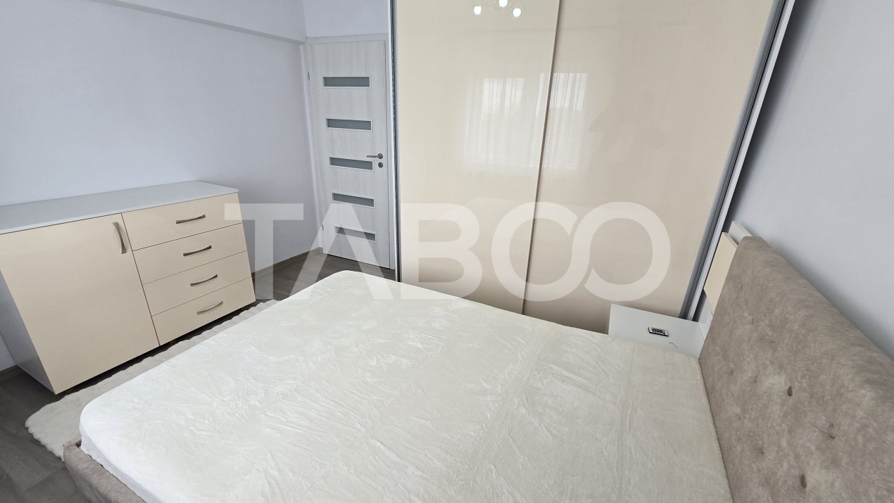 Aparament de vanzare decomandat Strand 2 camere balcon mobilat utilat