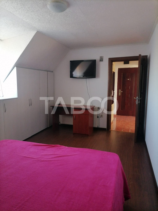 Apartamen 3 camere balcon etaj intermediar in zona Trei Stejari 