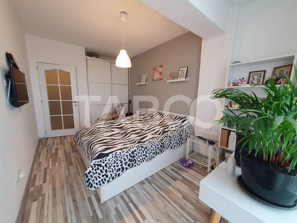 Apartament 2 camere 45 mpu balcon etaj intermediar zona Doamna Stanca
