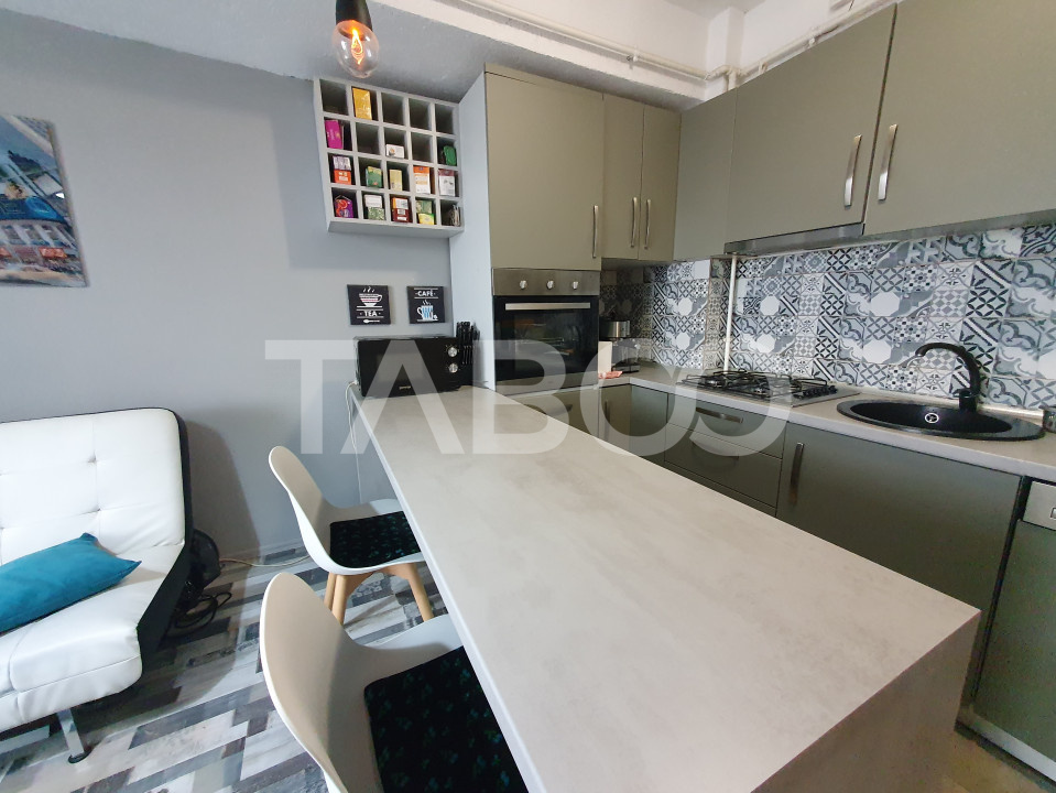 Apartament 2 camere 45 mpu balcon etaj intermediar zona Doamna Stanca