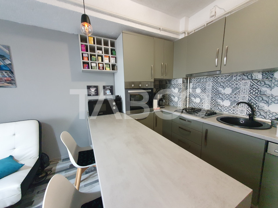 Apartament 2 camere 45 mpu balcon etaj intermediar zona Doamna Stanca