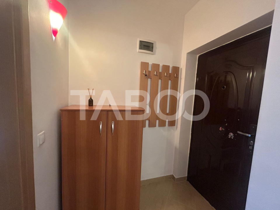 Apartament 2 camere 60 mpu etajul 1 de inchiriat cu balcon si parcare