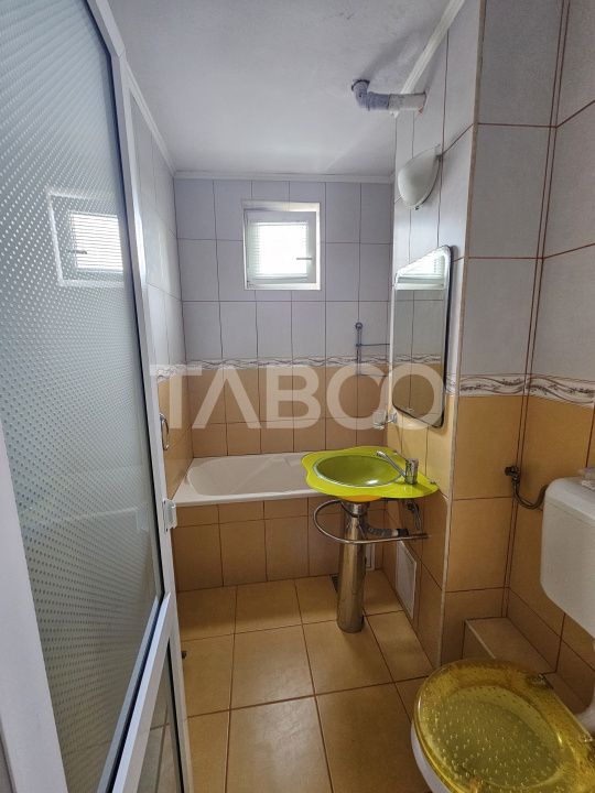 Apartament 2 camere complet mobilate si utilate boxa la subsol Fagaras