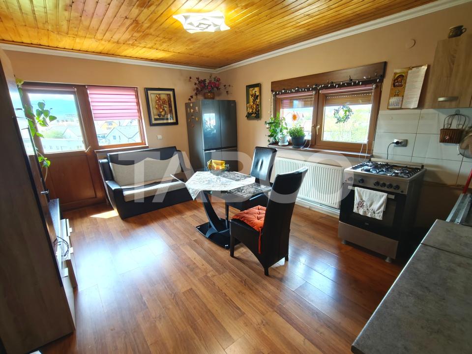 Apartament 2 camere cu balcon de vanzare -complet mobilat - COMISION 0