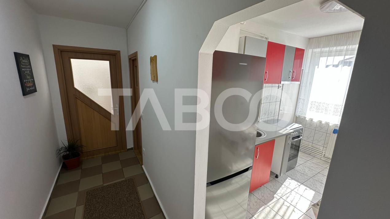 Apartament 2 camere de inchiriat 54 mpu balcon zona Terezian Sibiu