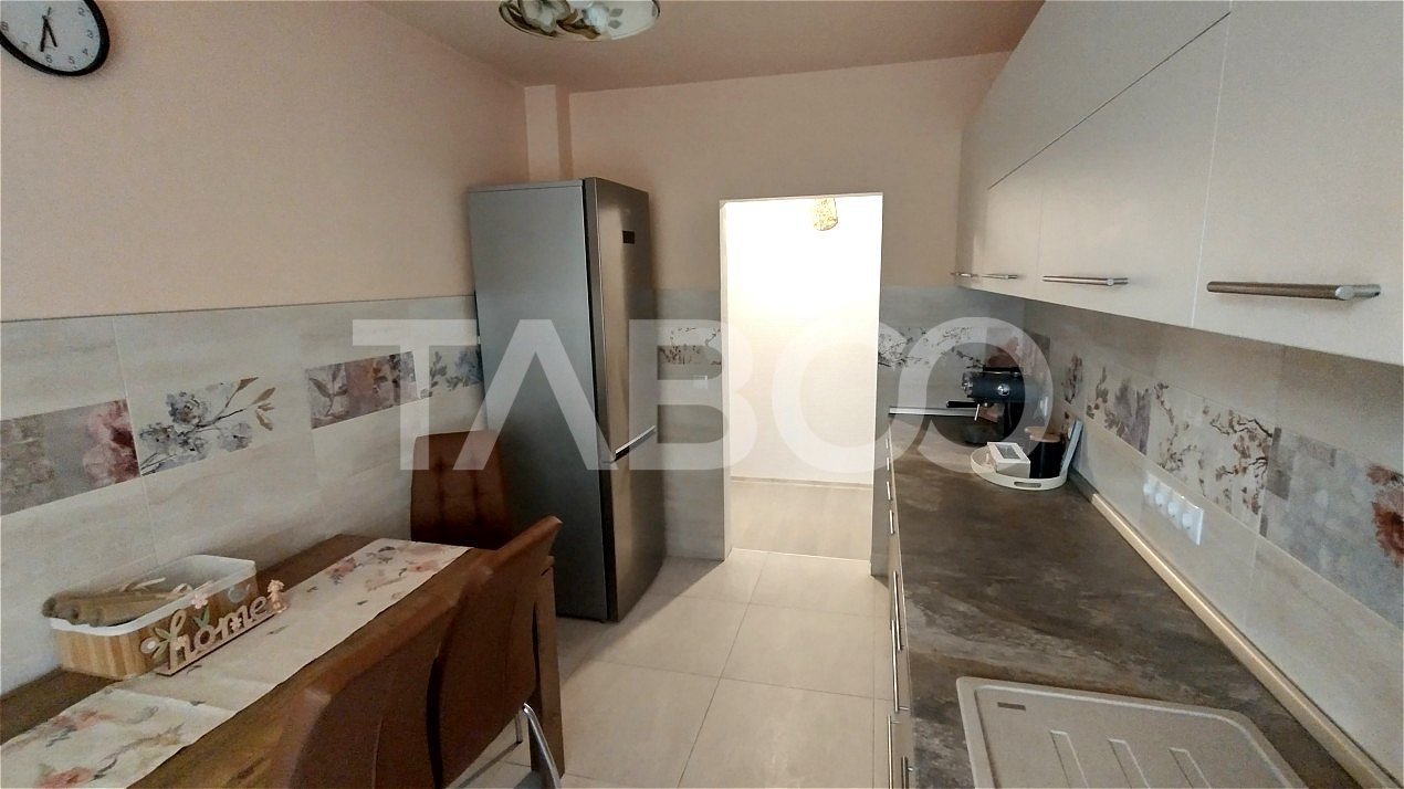 Apartament 2 camere de inchiriat parcare si balcon Strand Sibiu
