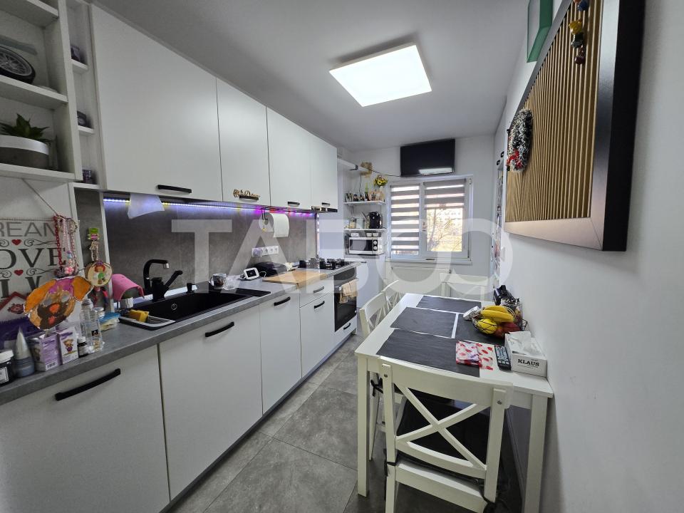 Apartament 2 camere de vanzare 51mp decomandat zona Vasile Aaron Sibiu