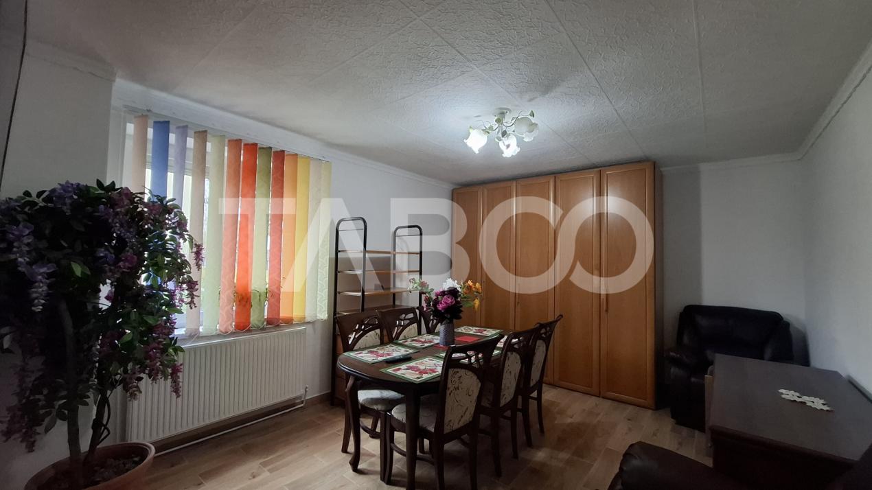 Apartament 2 camere de vanzare decomandat 54 mp zona Vasile Aaron 