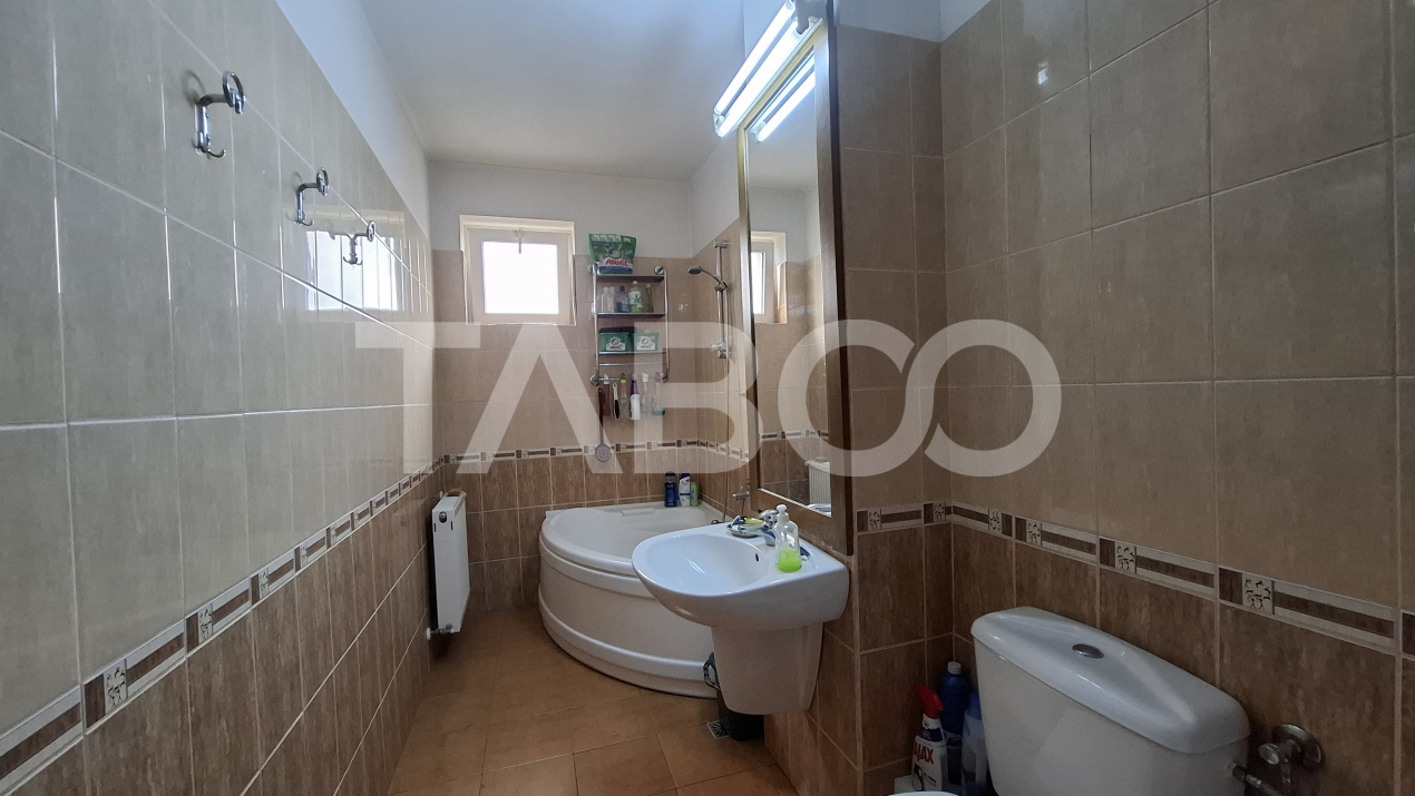 Apartament 2 camere de vanzare decomandat 62 mp zona Siretului Sibiu