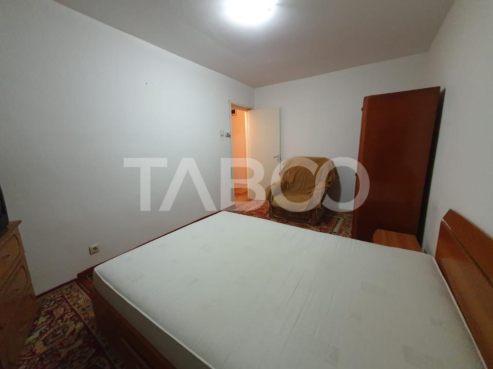 Apartament 2 camere de vanzare decomandat etaj 2 zona 1 Decembrie