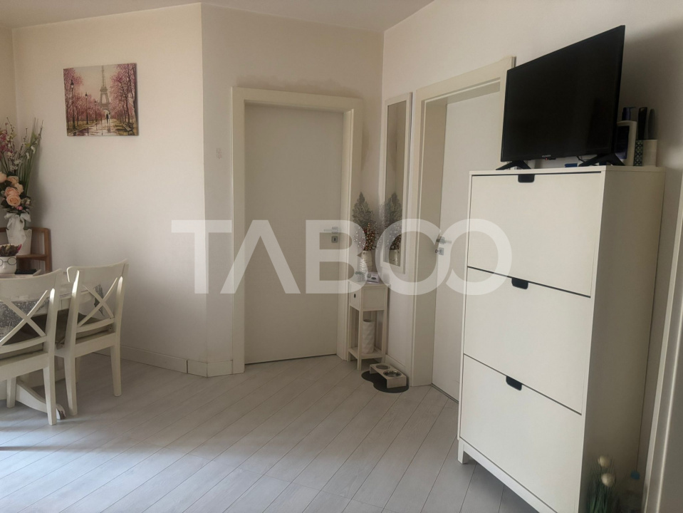 Apartament 2 camere de vanzare decomandate cu parcare in Floresti