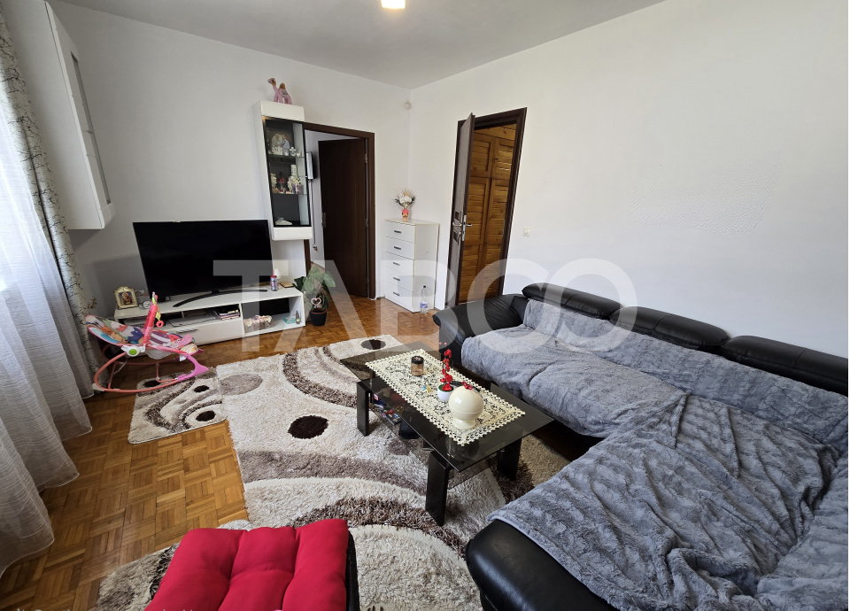 Apartament 2 camere de vanzare mobilat cu balcon in Terezian Sibiu