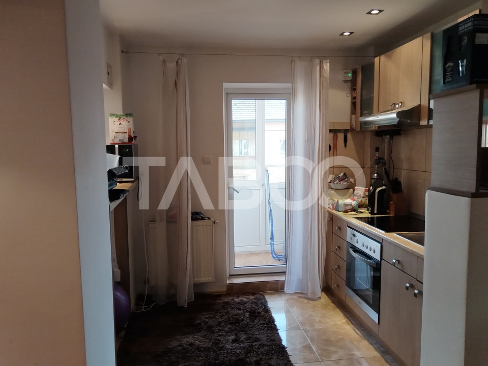 Apartament 2 camere de vanzare pivnita si balcon zona Siretului