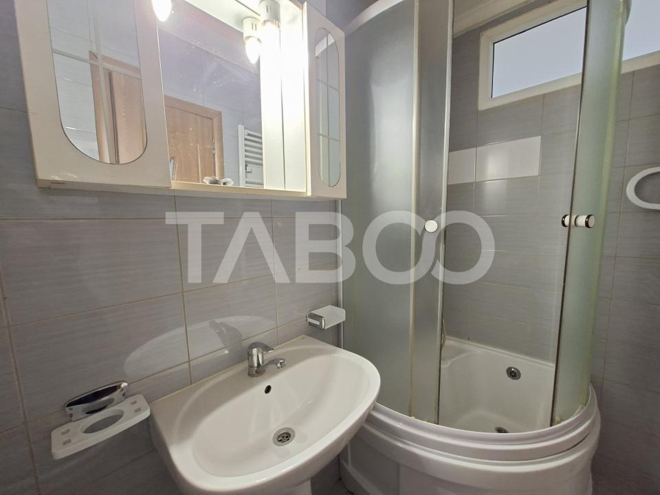 Apartament 2 camere de vanzare renovat zona Ipas din Sibiu