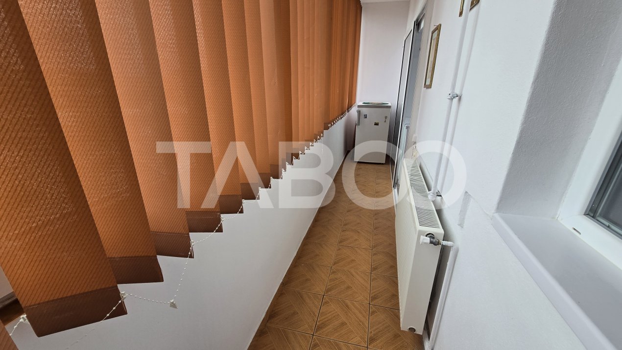 Apartament 2 camere de vanzare Strand etaj intermediar mobilat utilat