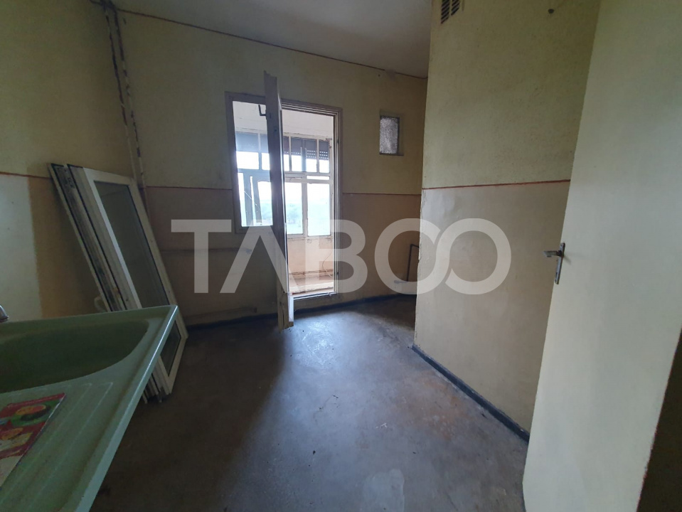 Apartament 2 camere decomandat 45 mp utili zona Plopului