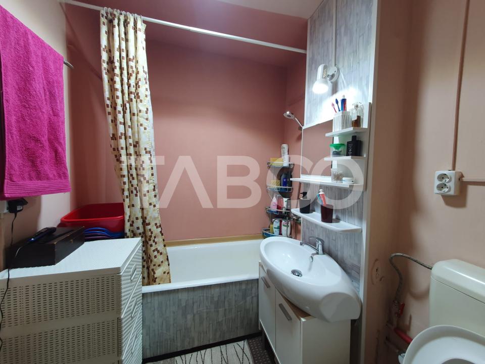 Apartament 2 camere decomandat 54 mp zona Bulevardu Unirii etaj 4