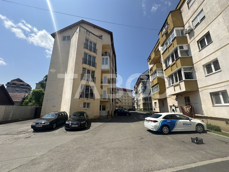 Apartament 2 camere decomandat 55 mp utili Aleea Iasomiei Turnisor