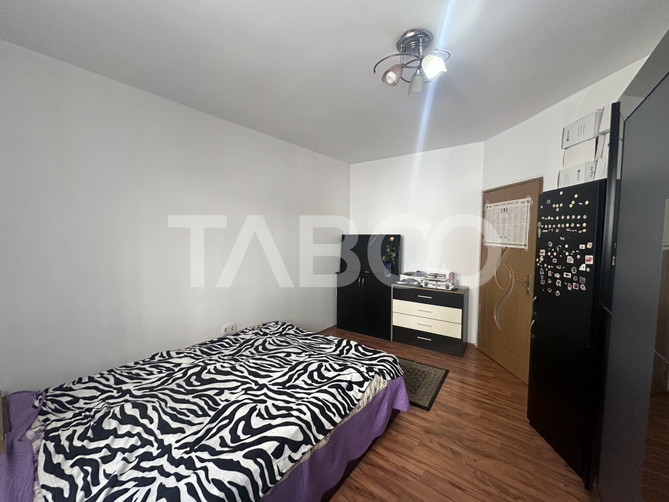 Apartament 2 camere decomandat 55 mp utili Aleea Iasomiei Turnisor