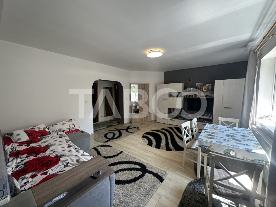 Apartament 2 camere decomandat 55 mp utili Aleea Iasomiei Turnisor