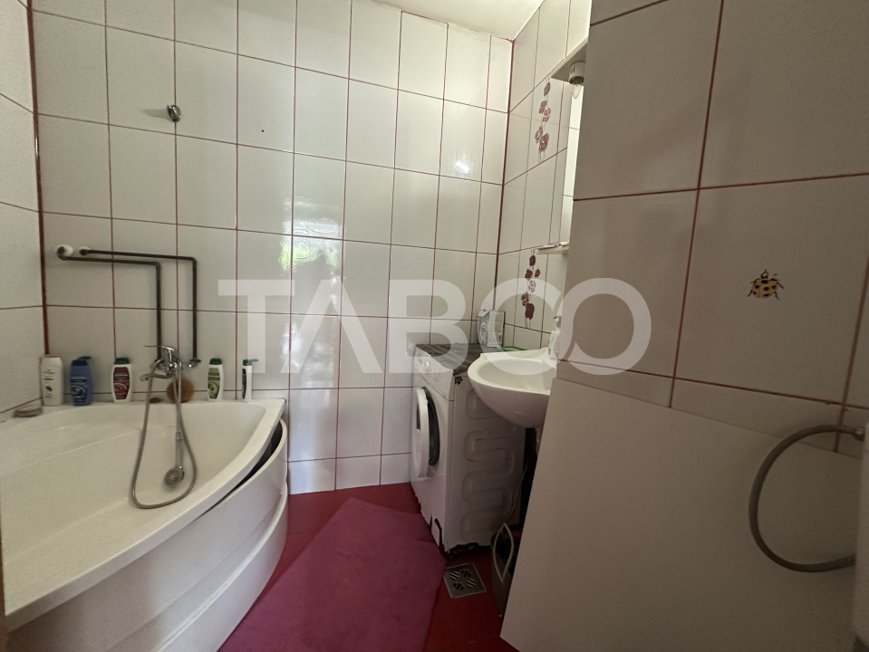 Apartament 2 camere decomandat 55 mp utili Aleea Iasomiei Turnisor