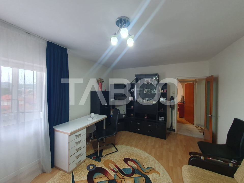 Apartament 2 camere decomandat 70 mp + 4 mp balcon zona Campului