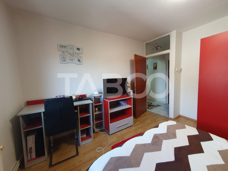 Apartament 2 camere decomandat 70 mp + 4 mp balcon zona Campului