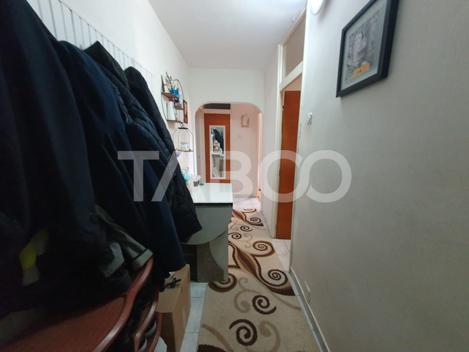 Apartament 2 camere decomandat 70 mp + 4 mp balcon zona Campului
