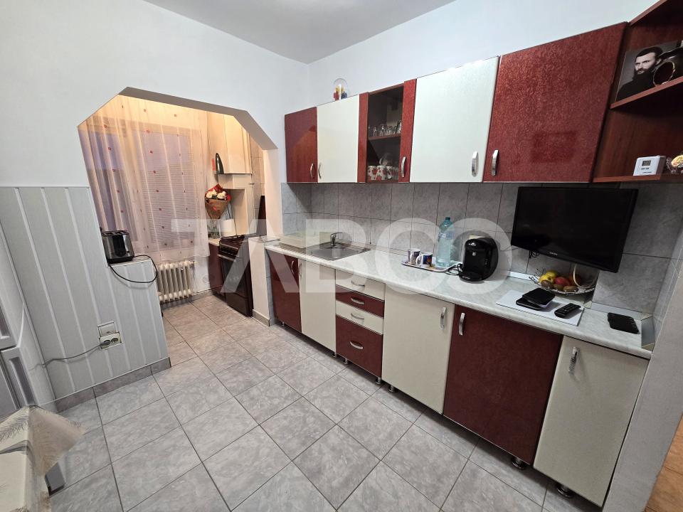 Apartament 2 camere decomandat balcon pivnita Terezian Sibiu