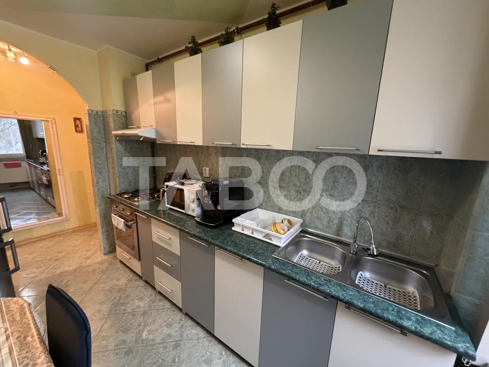 Apartament 2 camere decomandat etaj 1 complet mobilat si utilat 