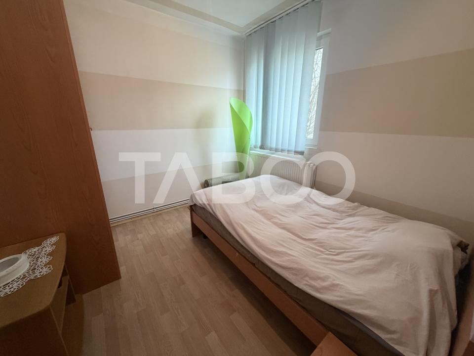 Apartament 2 camere decomandat etaj 1 complet mobilat si utilat 