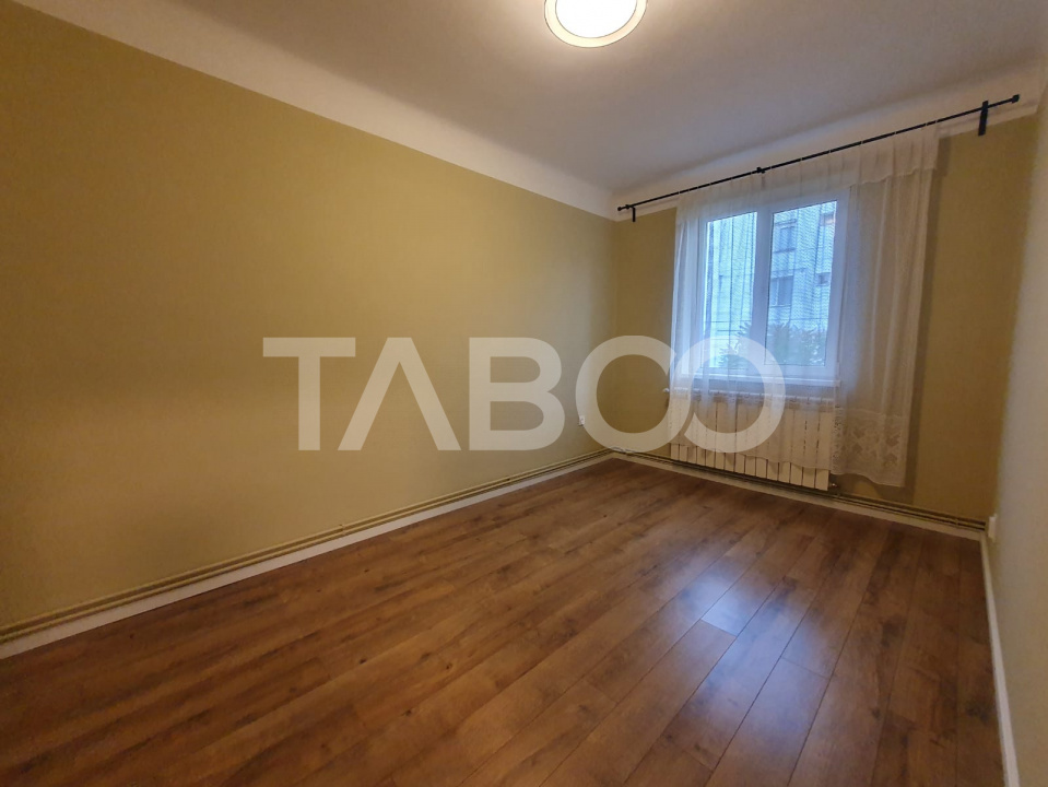 Apartament 2 camere decomandat etaj 1 zona Negoiu bloc de caramida