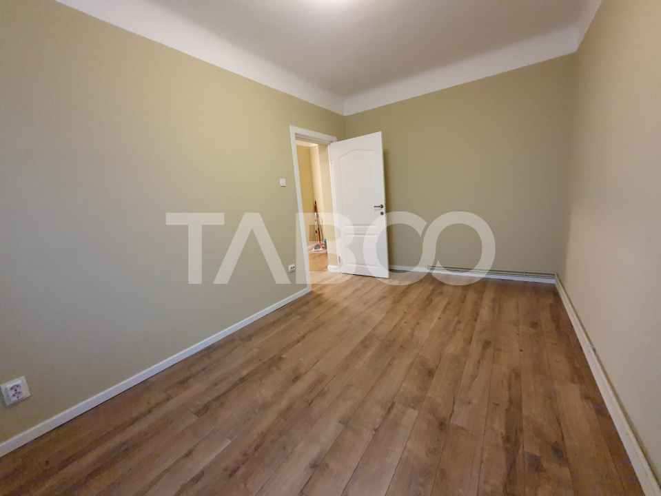Apartament 2 camere decomandat etaj 1 zona Negoiu bloc de caramida