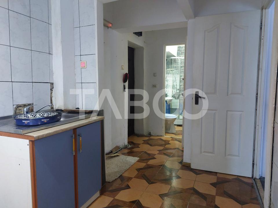 Apartament 2 camere decomandate 35 mp parter Cisnadie