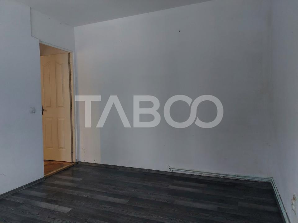 Apartament 2 camere decomandate 35 mp parter Cisnadie
