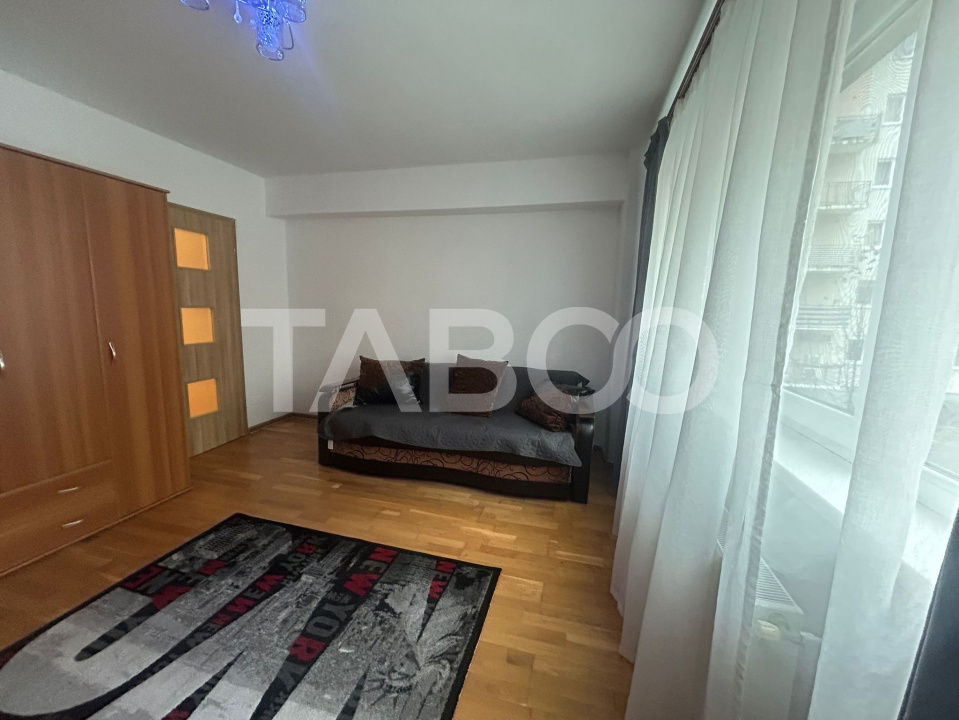 Apartament 2 camere la etajul 1 decomandat cu balcon si parcare