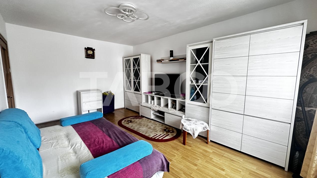 Apartament 2 camere mobilate utilate de inchiriat zona Vasile Aaron