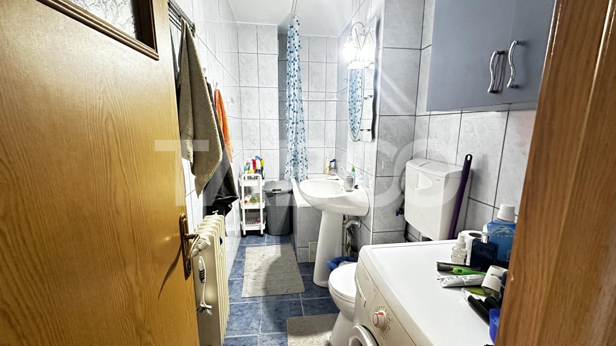 Apartament 2 camere mobilate utilate de inchiriat zona Vasile Aaron