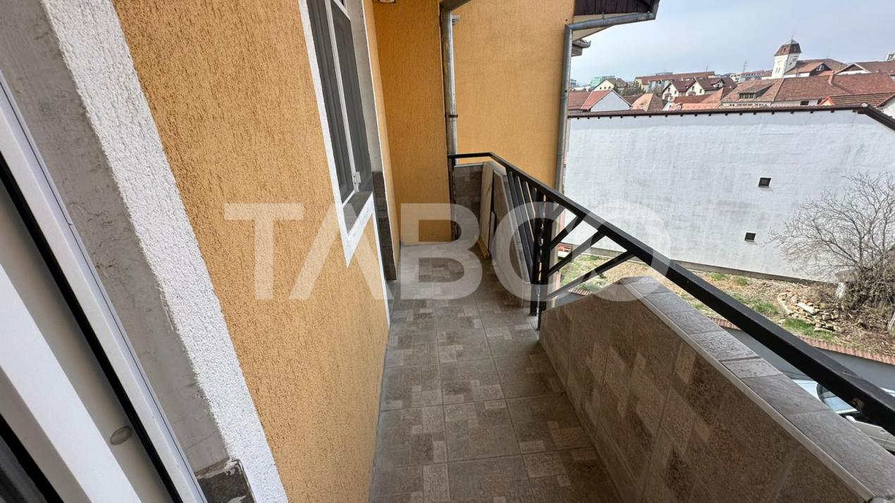Apartament 2 camere modern balcon loc de parcare zona Turnisor Sibiu