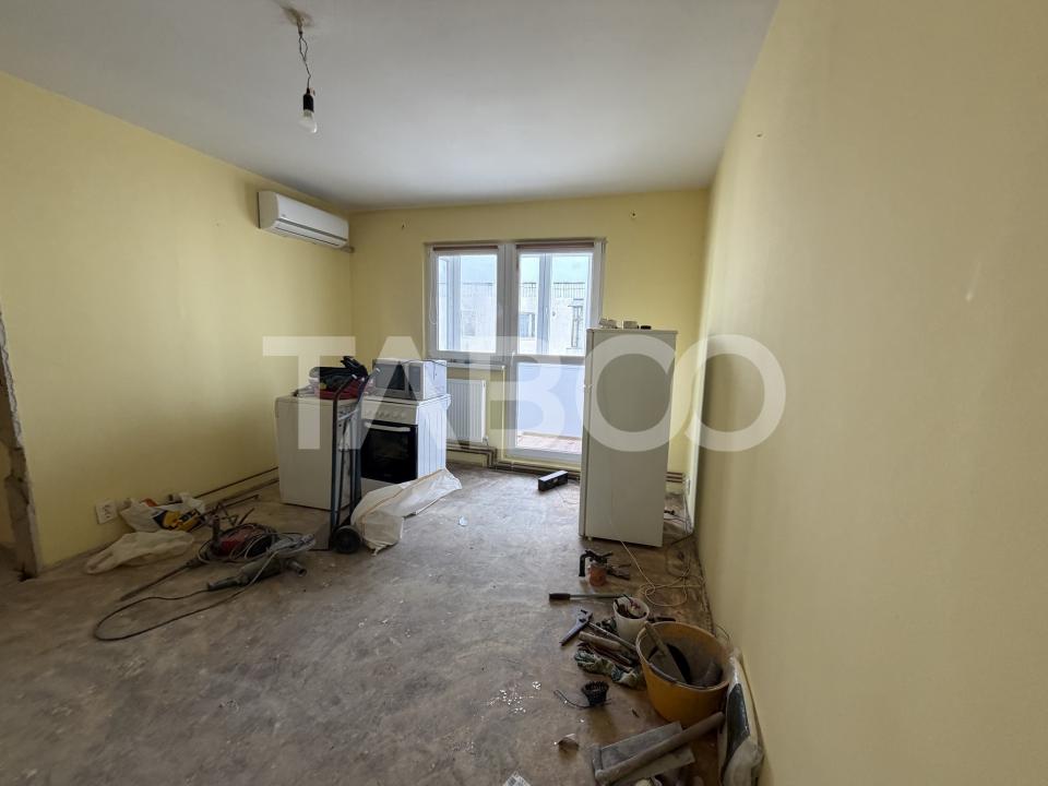 Apartament 2 camere semidecomandat balcon aer conditinat 13 Decembrie 