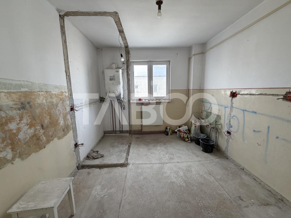 Apartament 2 camere semidecomandat balcon aer conditinat 13 Decembrie 