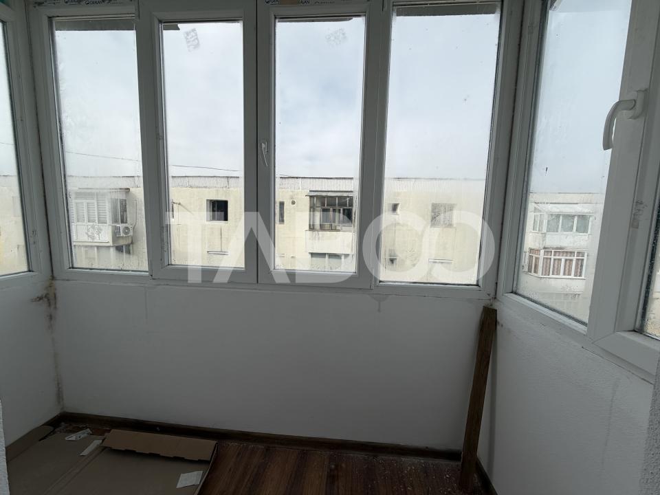 Apartament 2 camere semidecomandat balcon aer conditinat 13 Decembrie 