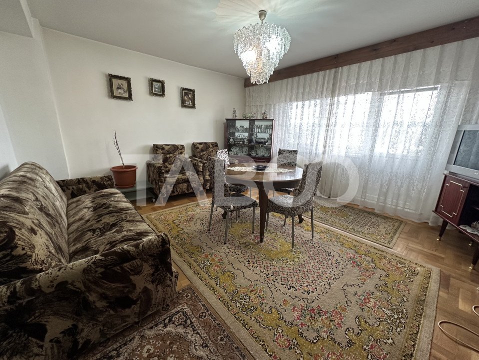 Apartament 3 camere 2 bai boxa la subsol aer conditionat 90 mp utili