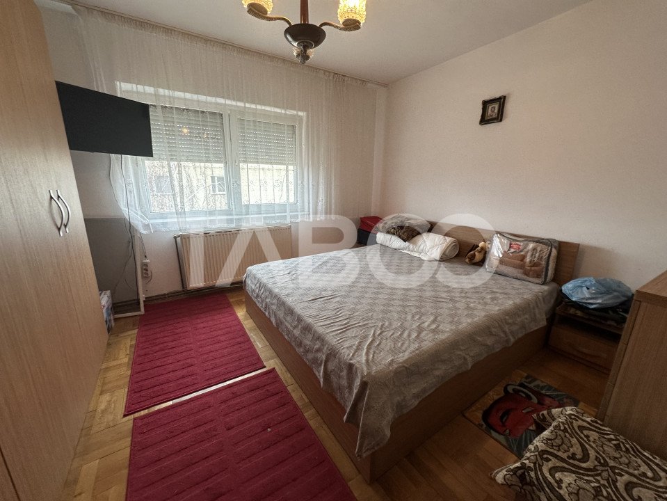 Apartament 3 camere 2 bai boxa la subsol aer conditionat 90 mp utili