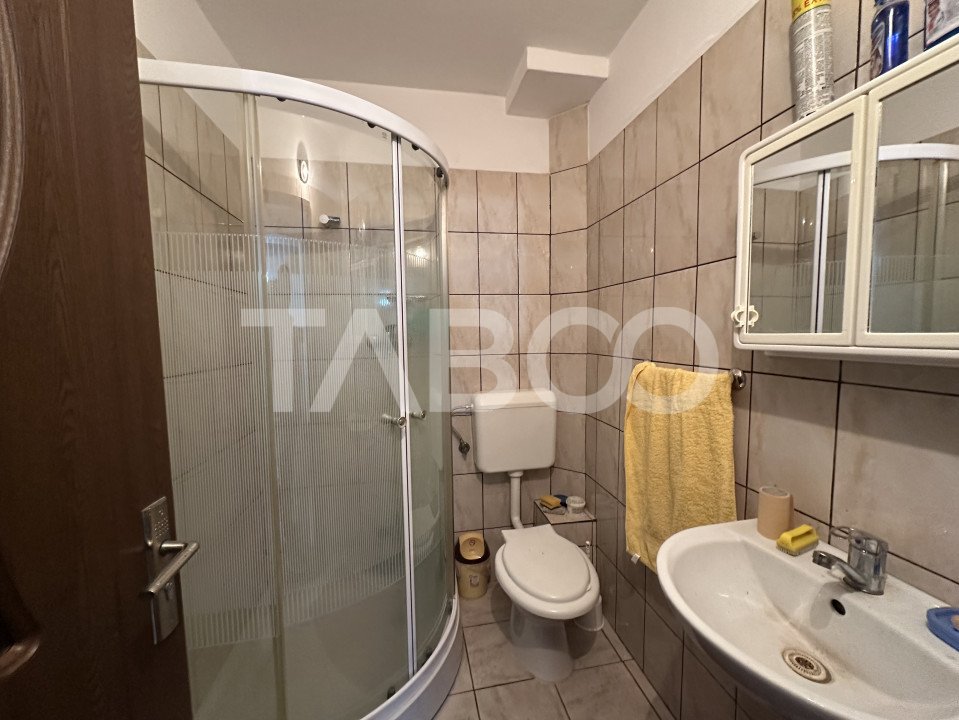 Apartament 3 camere 2 bai boxa la subsol aer conditionat 90 mp utili