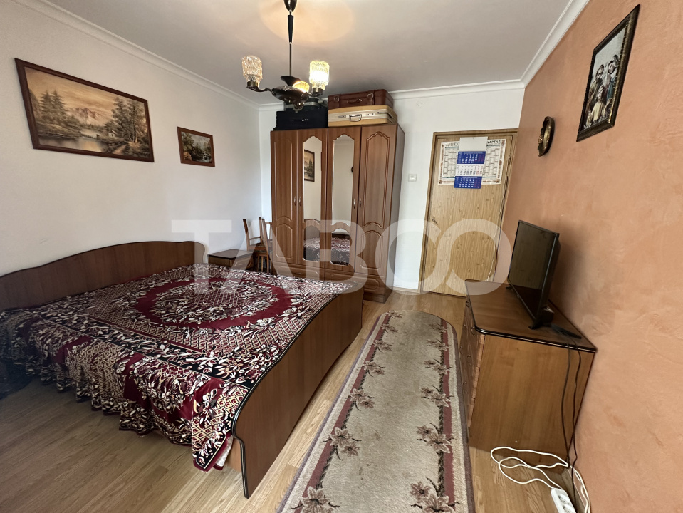 Apartament 3 camere 2 bai boxa subsol 64mpu etaj 1 Bulevardul Unirii