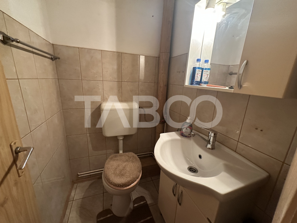 Apartament 3 camere 2 bai boxa subsol 64mpu etaj 1 Bulevardul Unirii