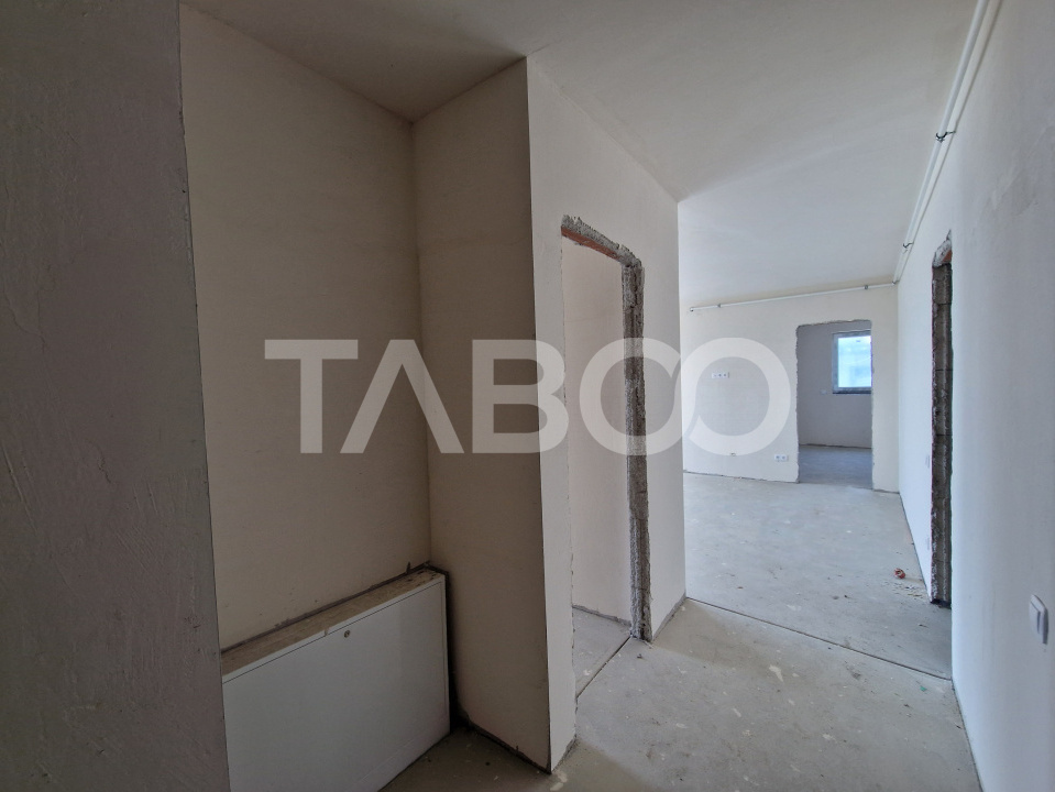 Apartament 3 camere 2 bai ETAJ 1 boxa la subsol Turnisor