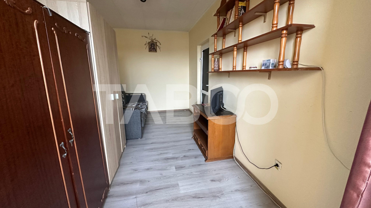 Apartament 3 camere  2 balcoane etaj intermediar Terezian Sibiu